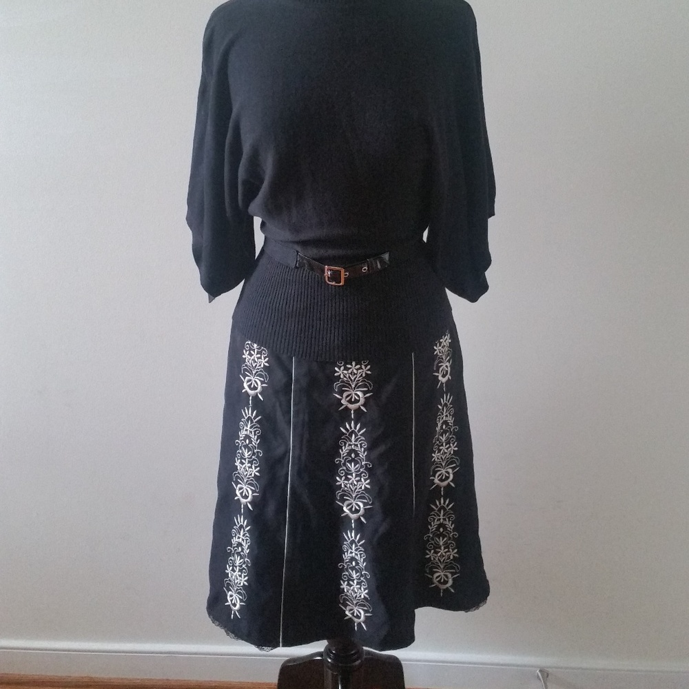 Black/White Ann Taylor Loft Petite Skirt size 10P